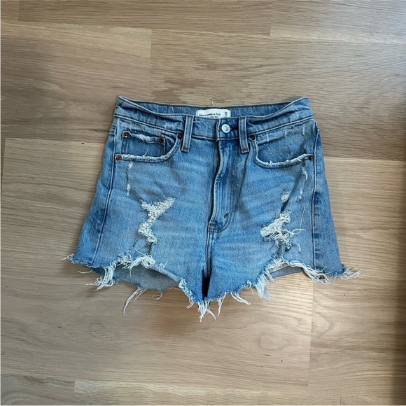 Abercrombie Shorts - Picture 2 of 4